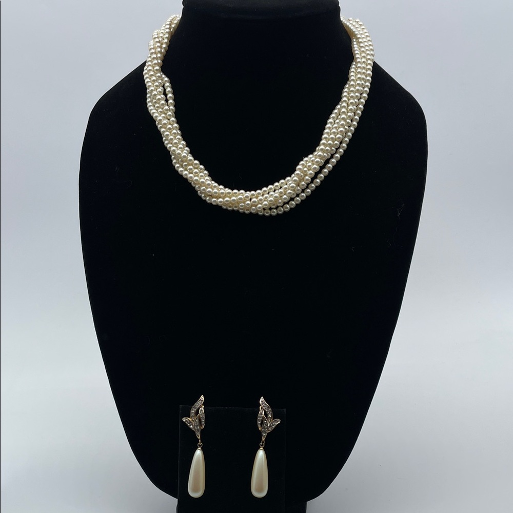 Richelieu Earrings and Classic Twisted Pearl Necklace Set